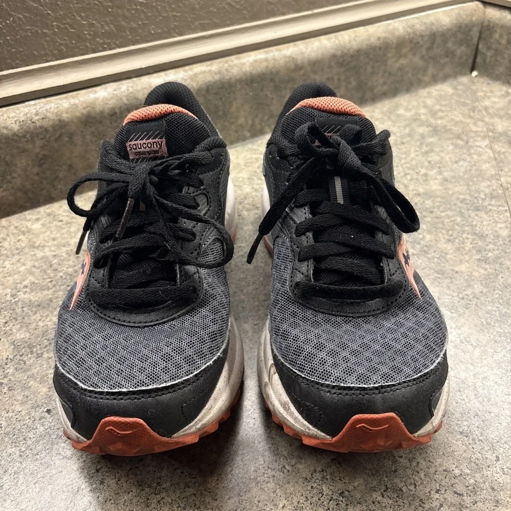 Saucony Women's Cohesion TR16 hiking shoes in shadow/ember Sz 7.5
